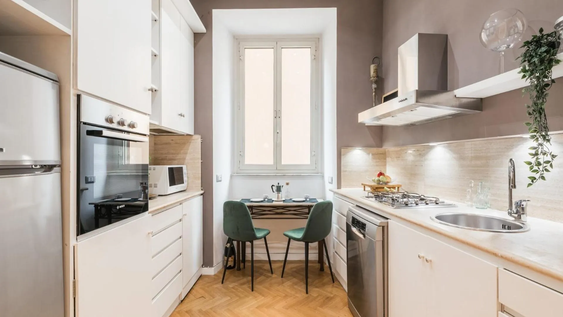 The Best Rent - Splendid Three-Bedroom Apartment Near The Trevi Fountain Rome