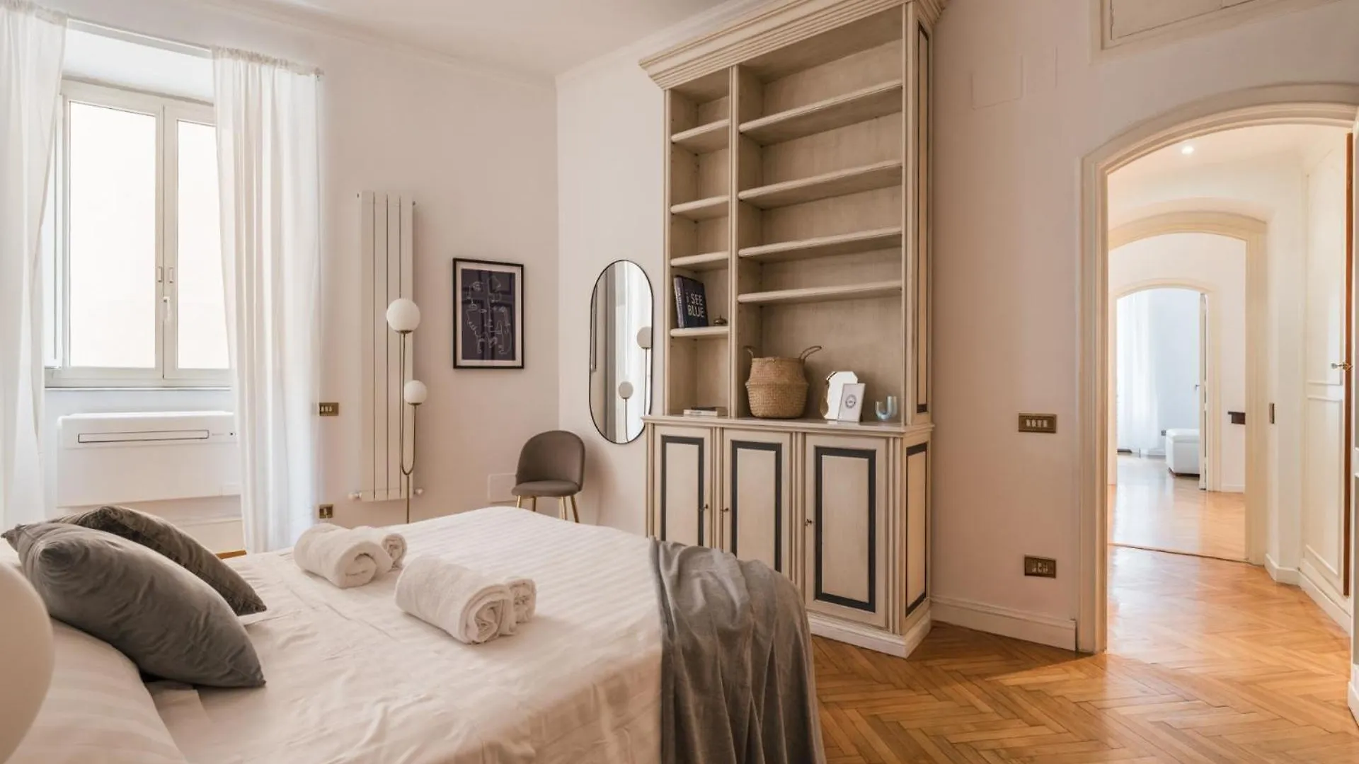 The Best Rent - Splendid Three-Bedroom Apartment Near The Trevi Fountain Rome