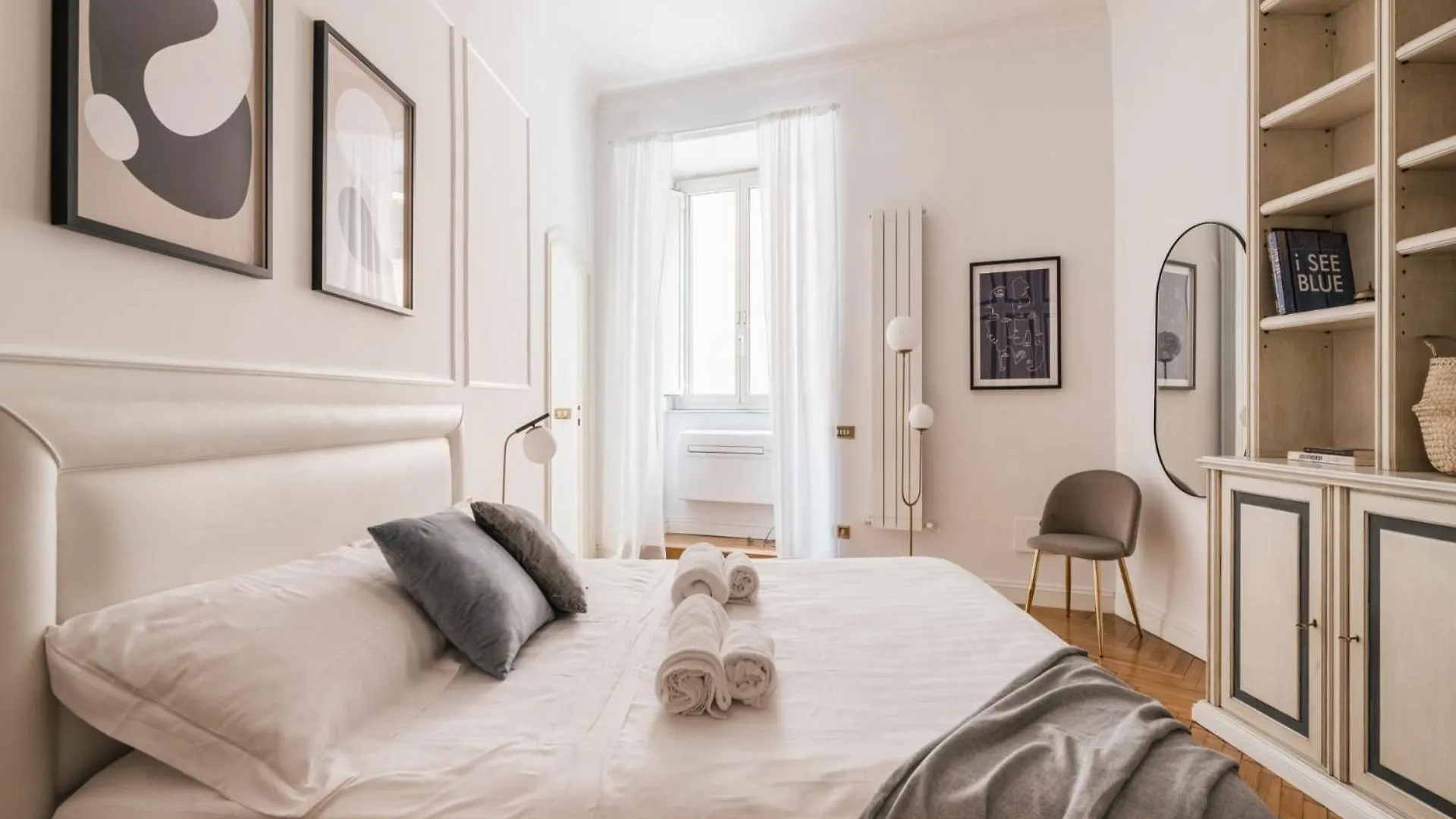 The Best Rent - Splendid Three-Bedroom Apartment Near The Trevi Fountain Řím Itálie